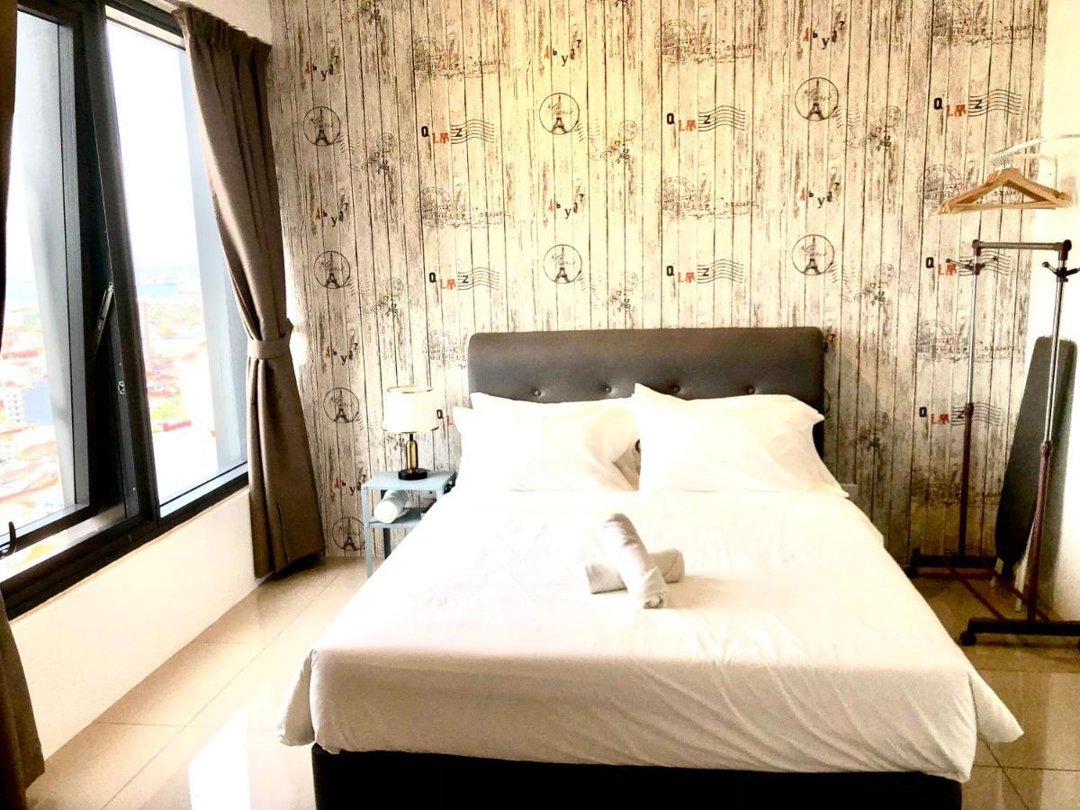 Tropicana 218 Macalister Netflix Unit By Blue Sky Holidays George Town Exterior foto