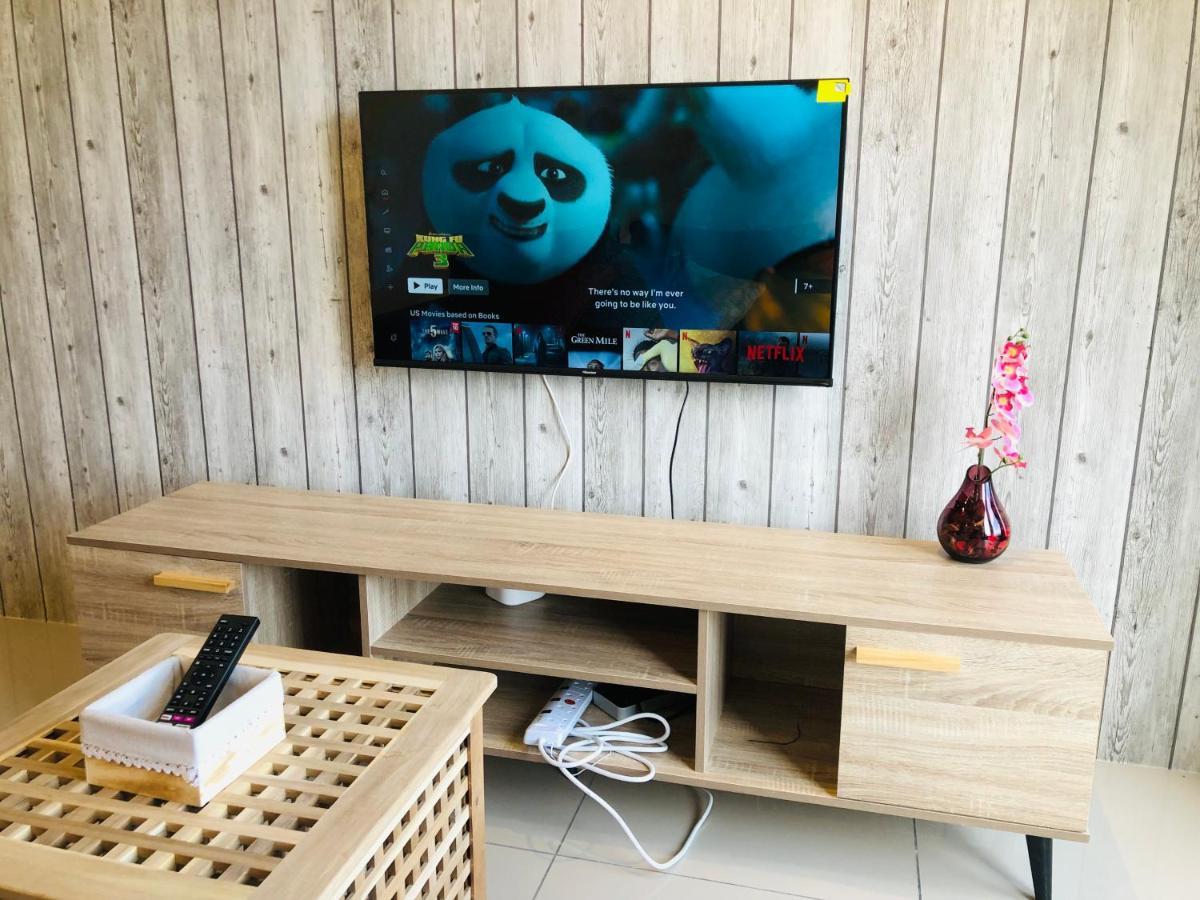 Tropicana 218 Macalister Netflix Unit By Blue Sky Holidays George Town Exterior foto