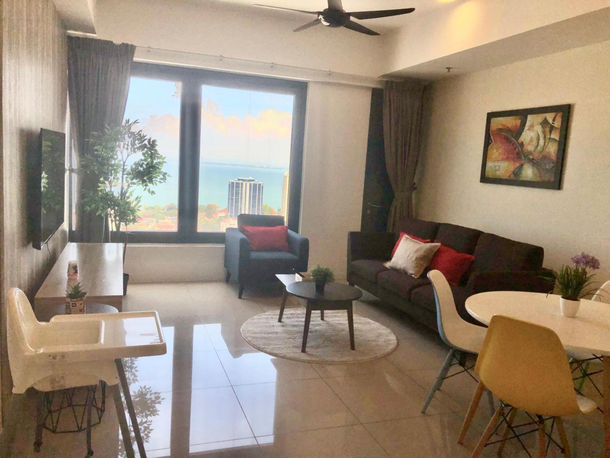 Tropicana 218 Macalister Netflix Unit By Blue Sky Holidays George Town Exterior foto