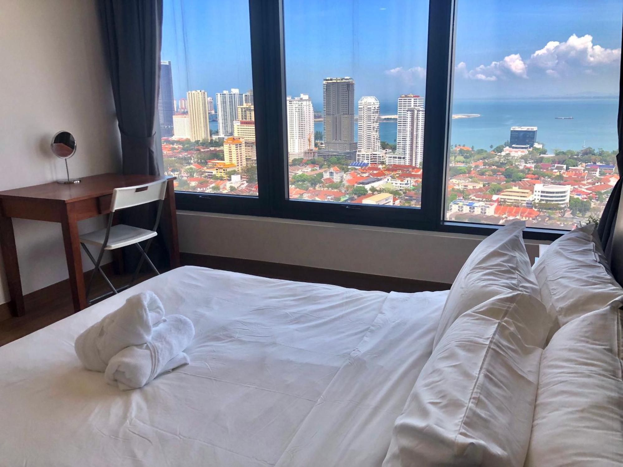 Tropicana 218 Macalister Netflix Unit By Blue Sky Holidays George Town Exterior foto